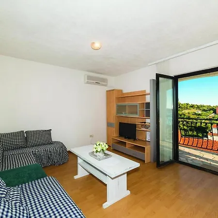 Awesome In With House Sea View