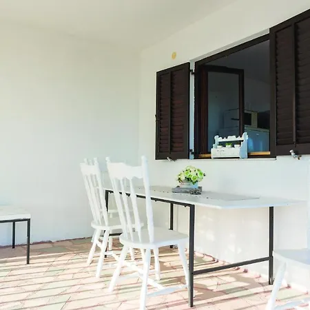 Apartamento Awesome In With House Sea View
