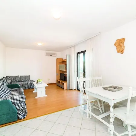 Apartamento Awesome In With House Sea View *